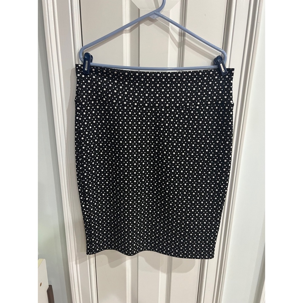 LuLaRoe Cassie Pencil Skirt XL Black White Polka Dot Stretch Knit Knee Length